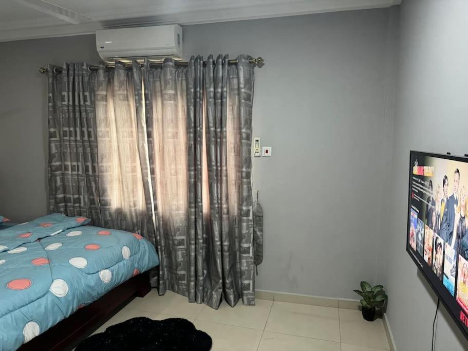 East Legon Luxury 2Bed Apt. W/ Free Wi-Fi Apartamento Acra Exterior foto